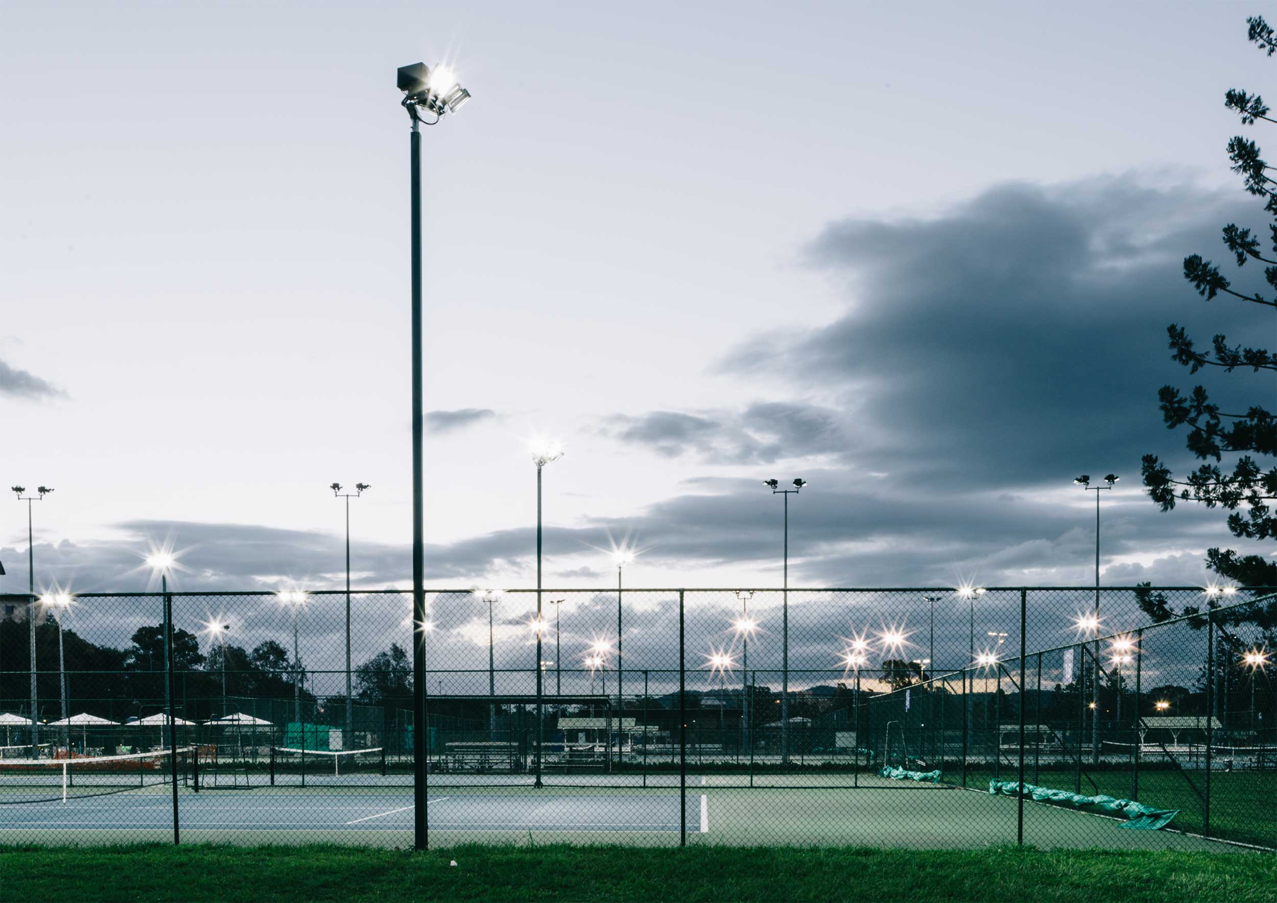 The university of queensland tennis LED light